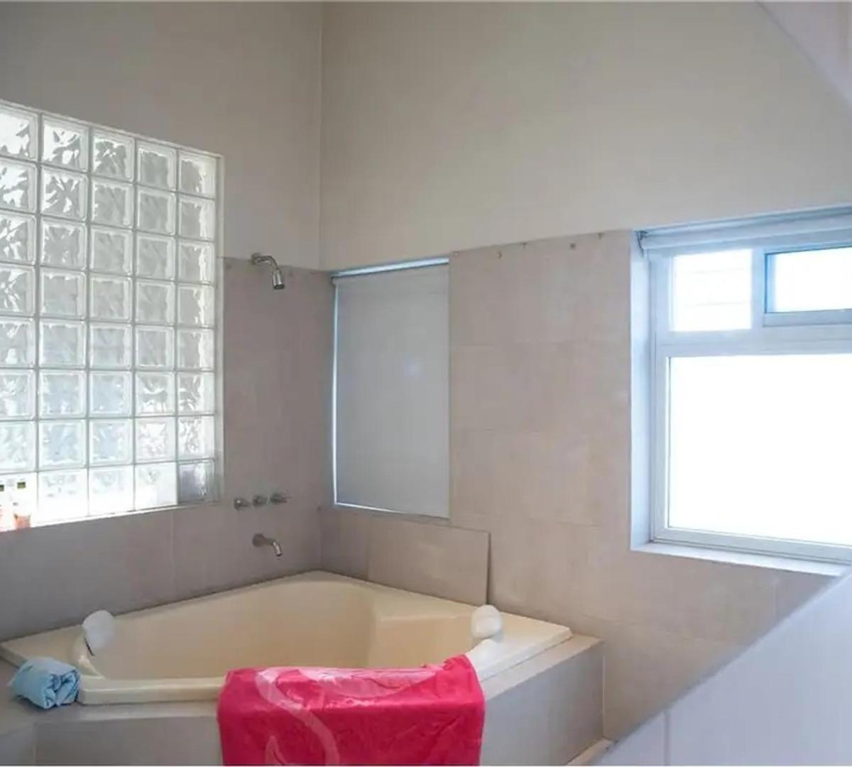 VTA. CASA CON PISCINA EN URCA