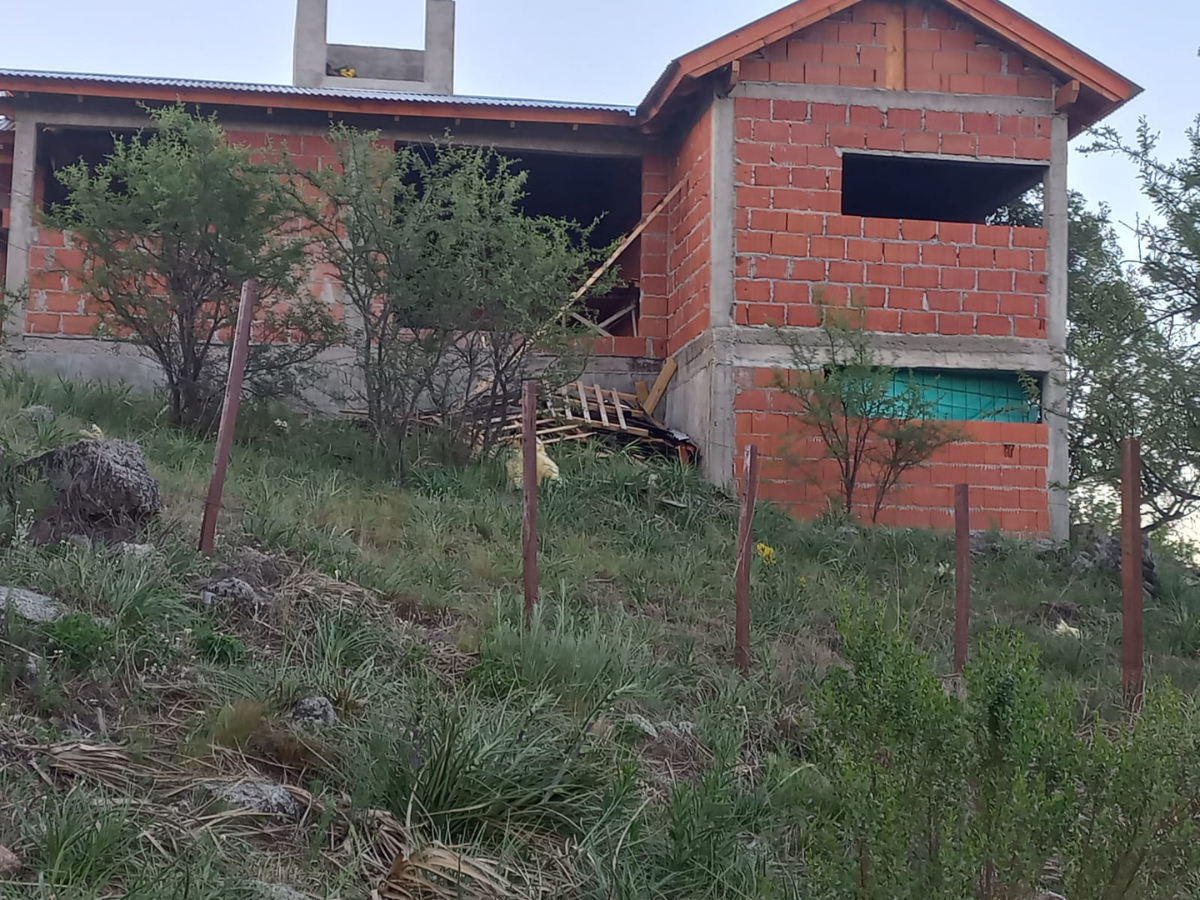 Se vende casa en construcción en Villa General Belgrano