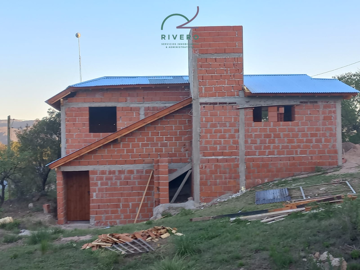 Se vende casa en construcción en Villa General Belgrano