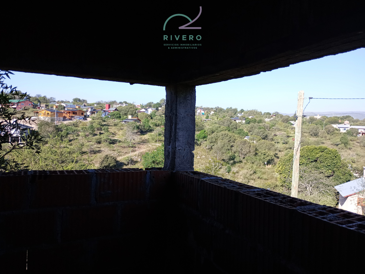 Se vende casa en construcción en Villa General Belgrano