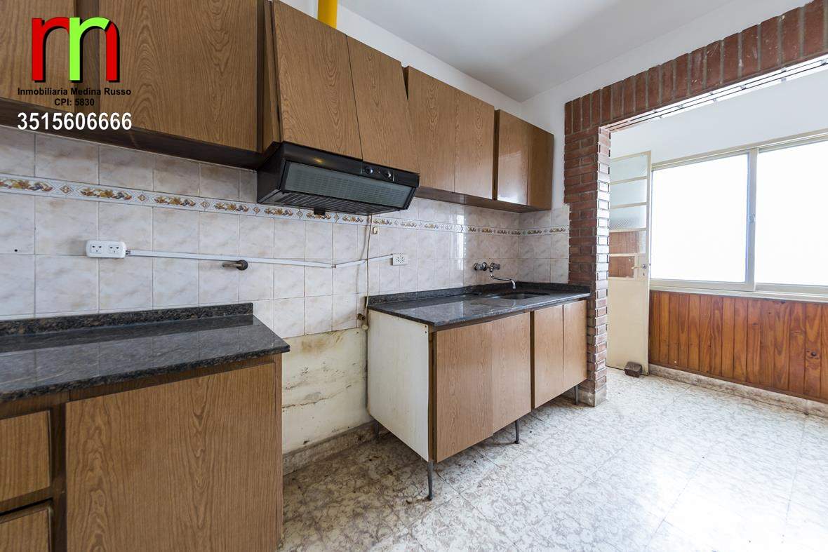 GENERAL BUSTOS - CASA  DEPTO