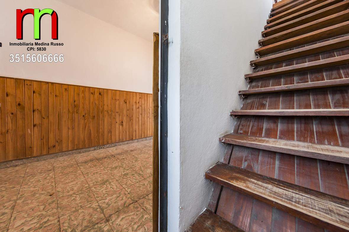 GENERAL BUSTOS - CASA  DEPTO