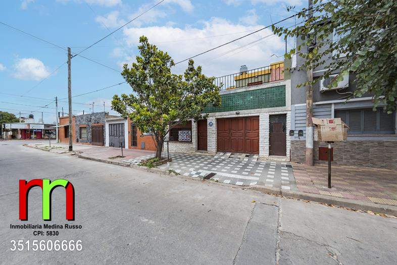 GENERAL BUSTOS - CASA  DEPTO