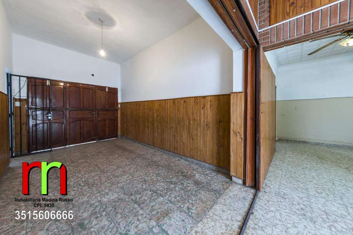 GENERAL BUSTOS - CASA  DEPTO