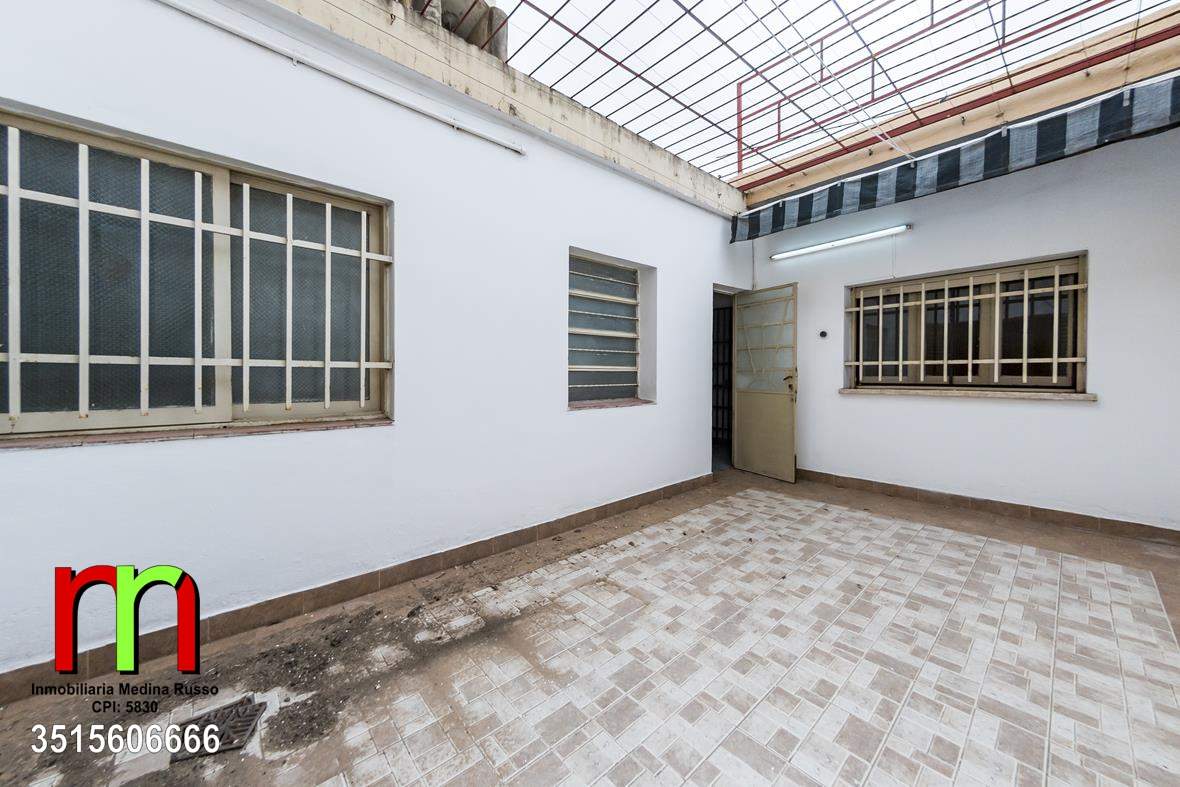 GENERAL BUSTOS - CASA  DEPTO