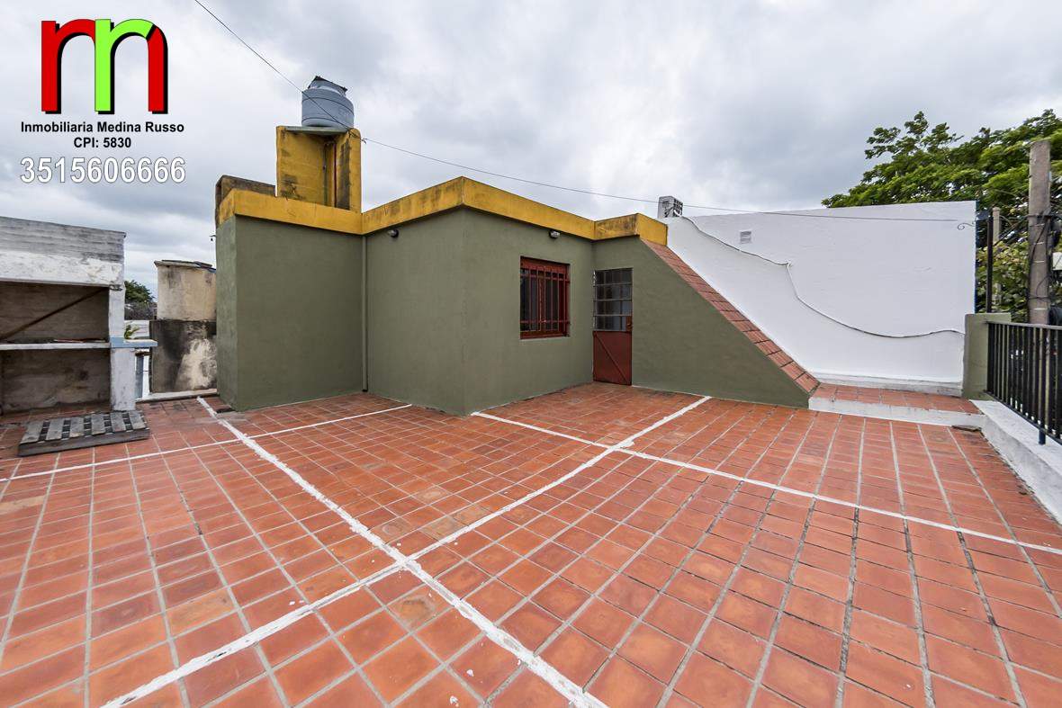 GENERAL BUSTOS - CASA  DEPTO