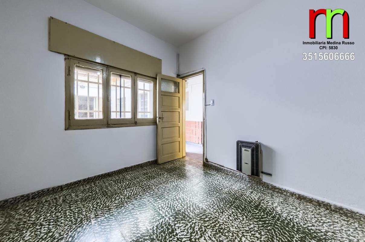 GENERAL BUSTOS - CASA  DEPTO