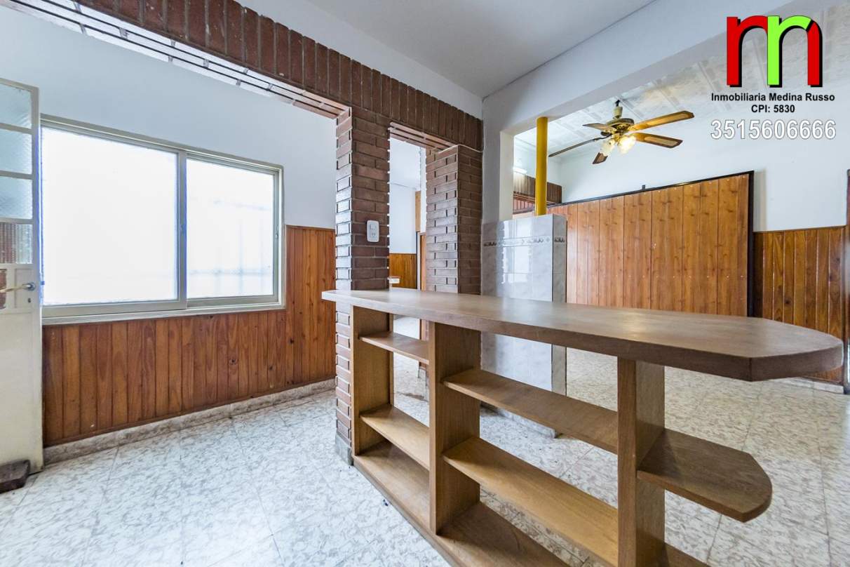 GENERAL BUSTOS - CASA  DEPTO