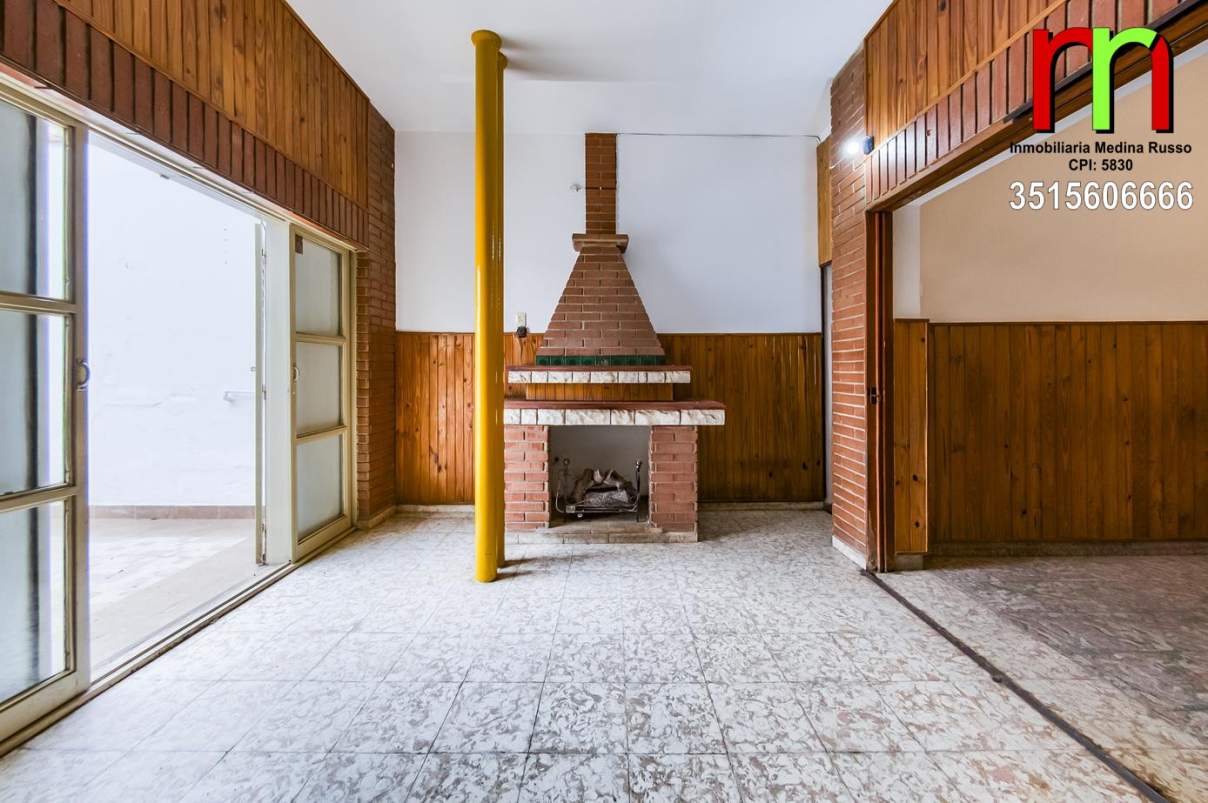 GENERAL BUSTOS - CASA  DEPTO