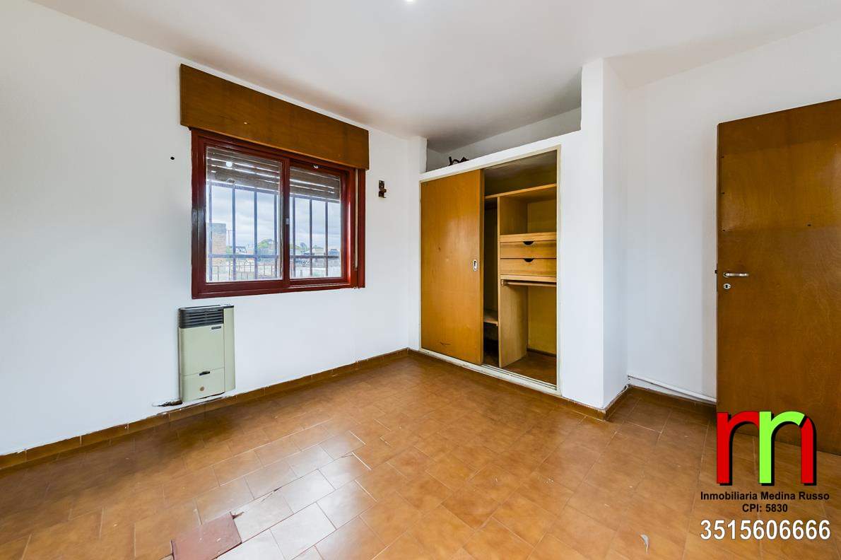 GENERAL BUSTOS - CASA  DEPTO