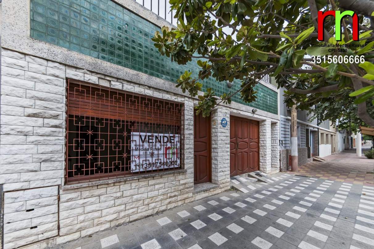 GENERAL BUSTOS - CASA  DEPTO