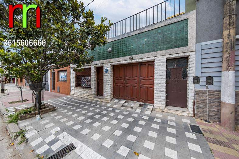 GENERAL BUSTOS - CASA  DEPTO