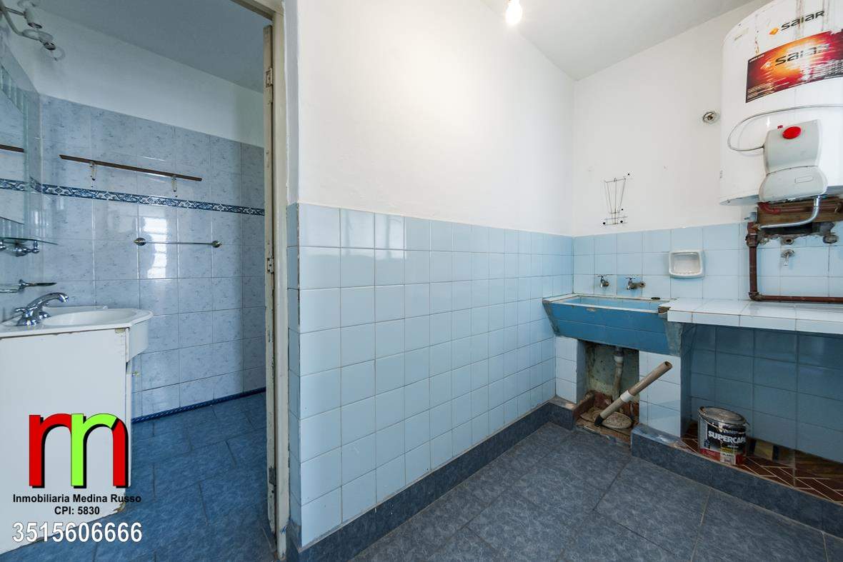 GENERAL BUSTOS - CASA  DEPTO