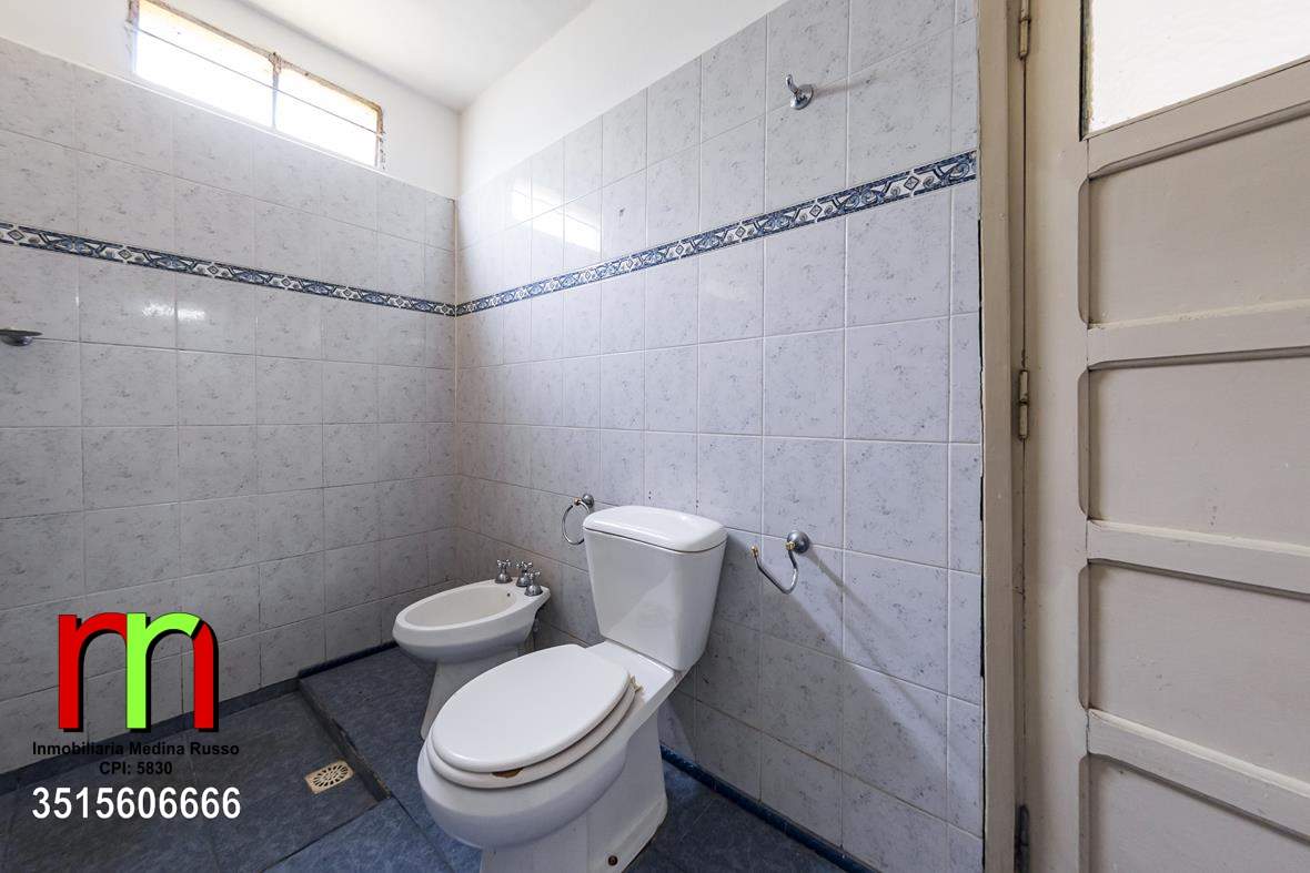 GENERAL BUSTOS - CASA  DEPTO