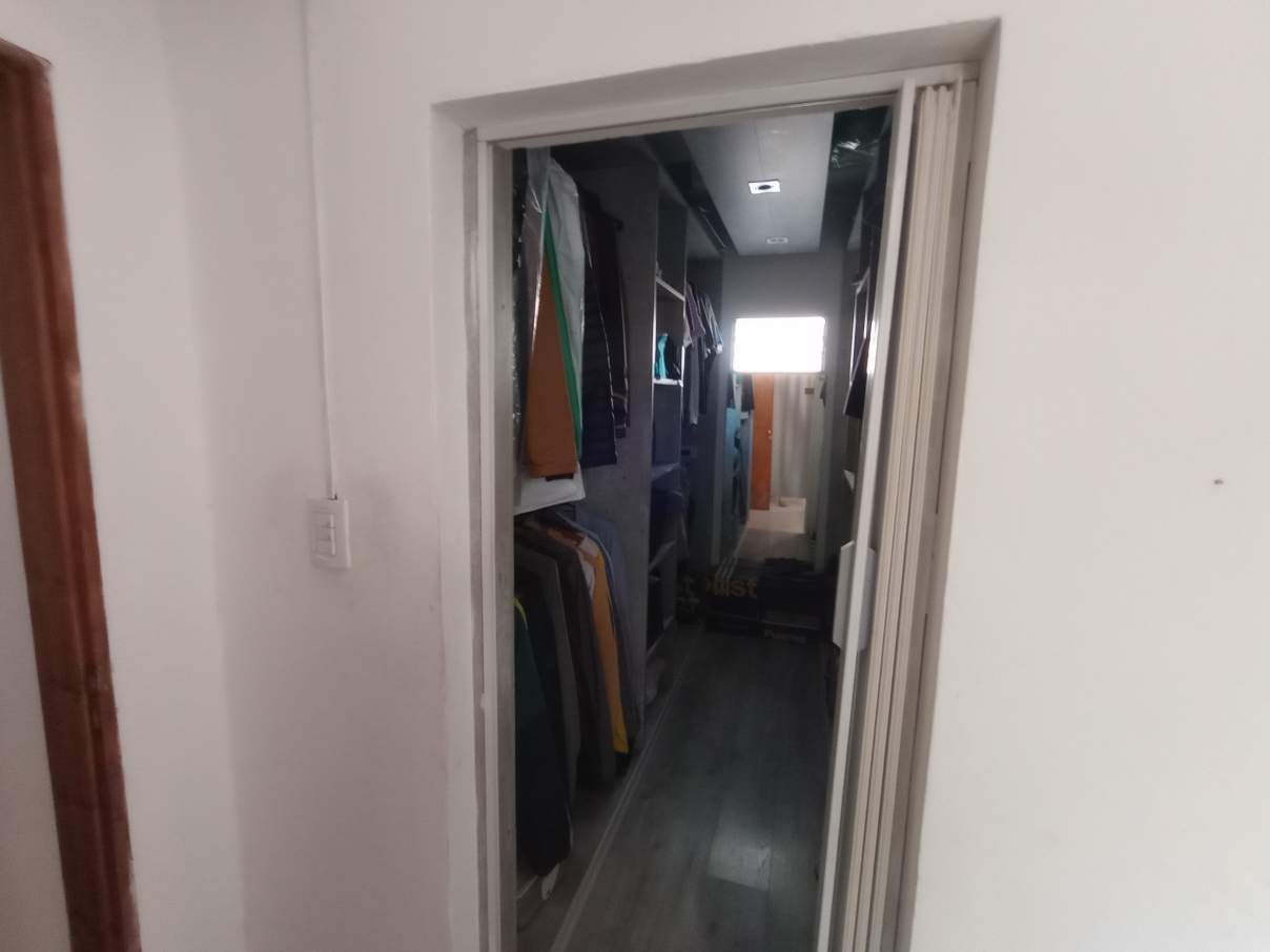 SE VENDE CASA DE 4 DORMITORIOS, QUINCHO, PILETA. BARRIO FENIX, RIO CUARTO