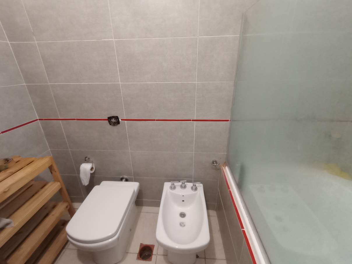 SE VENDE CASA DE 4 DORMITORIOS, QUINCHO, PILETA. BARRIO FENIX, RIO CUARTO