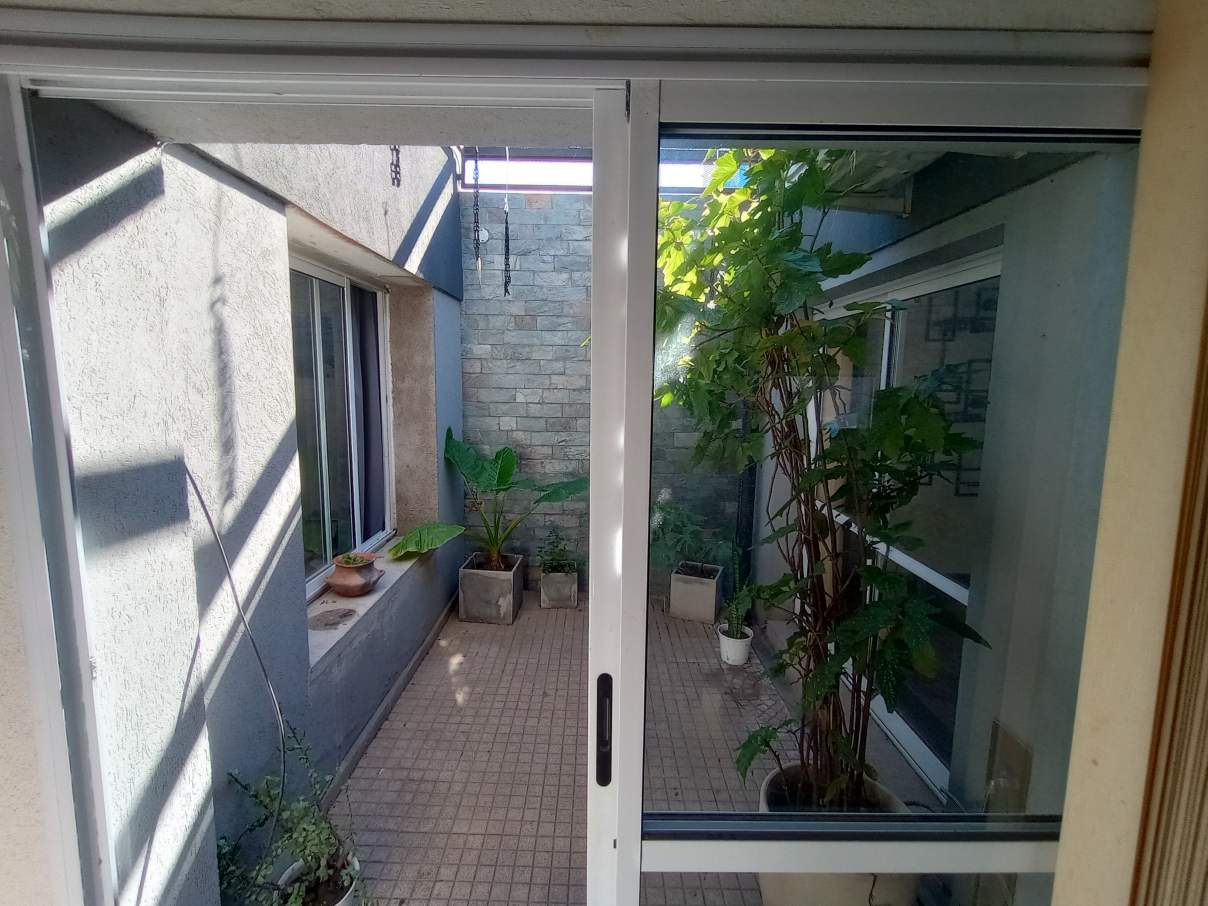 SE VENDE CASA DE 4 DORMITORIOS, QUINCHO, PILETA. BARRIO FENIX, RIO CUARTO