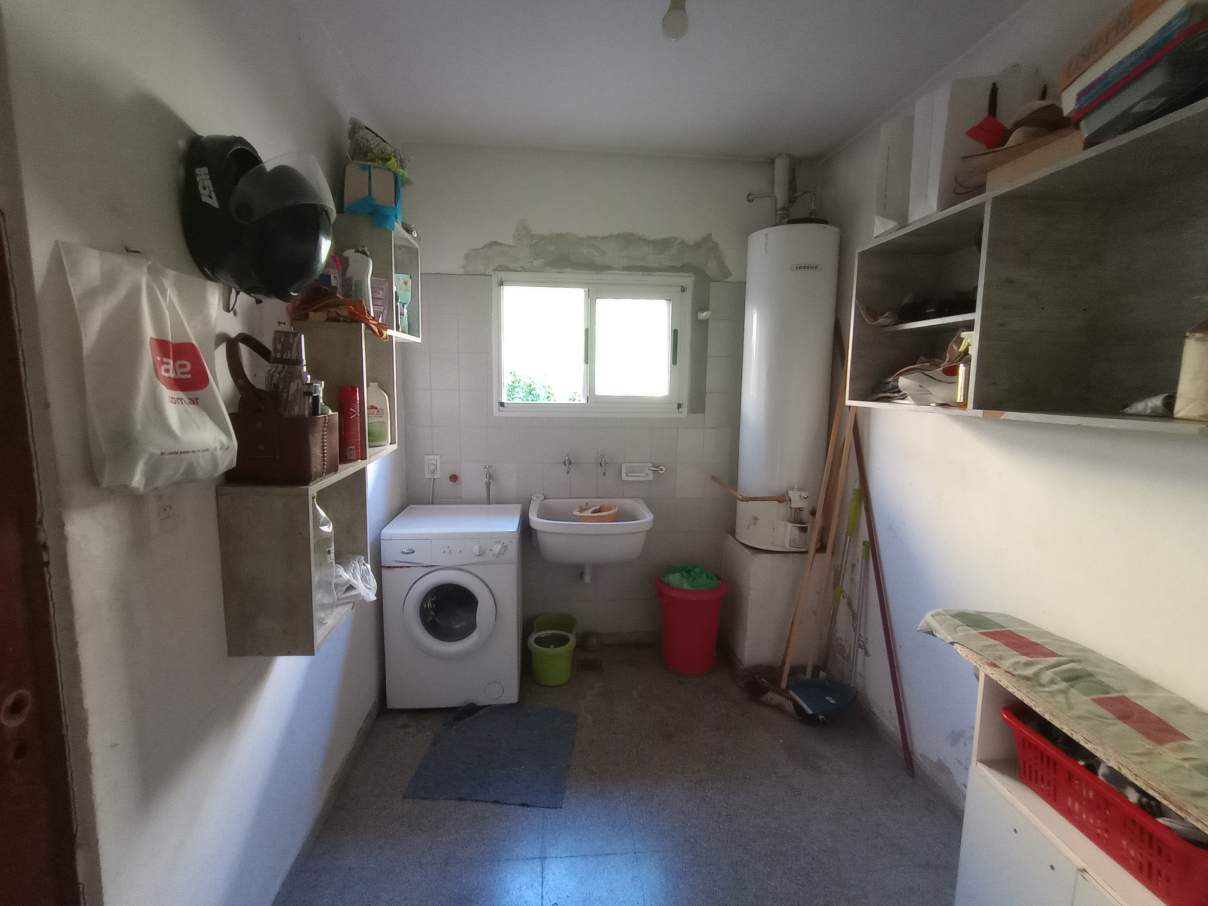 SE VENDE CASA DE 4 DORMITORIOS, QUINCHO, PILETA. BARRIO FENIX, RIO CUARTO