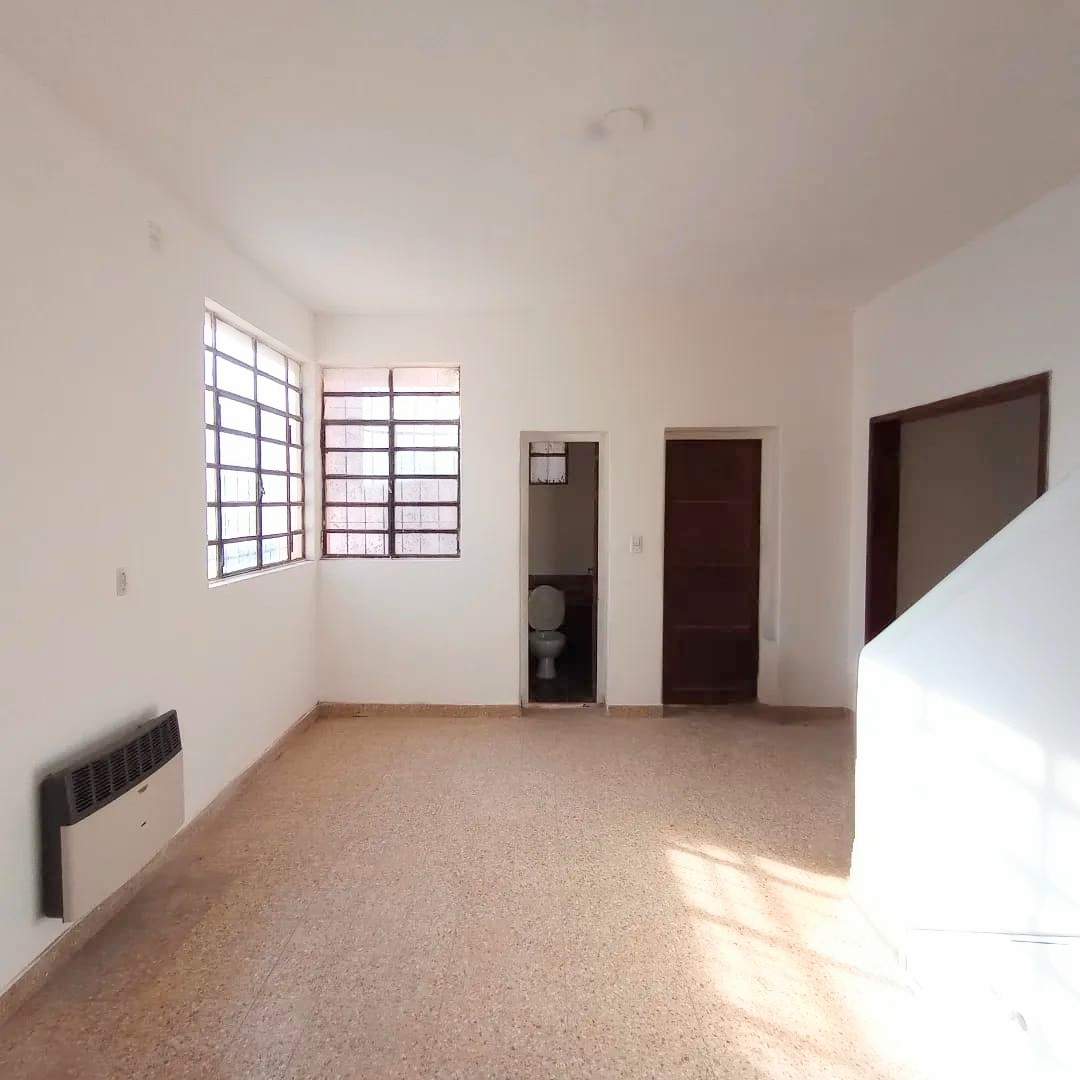 SE VENDE CASA DE TRES DORMITORIOS EN RIO CUARTO, MACRO CENTRO-RIO CUARTO