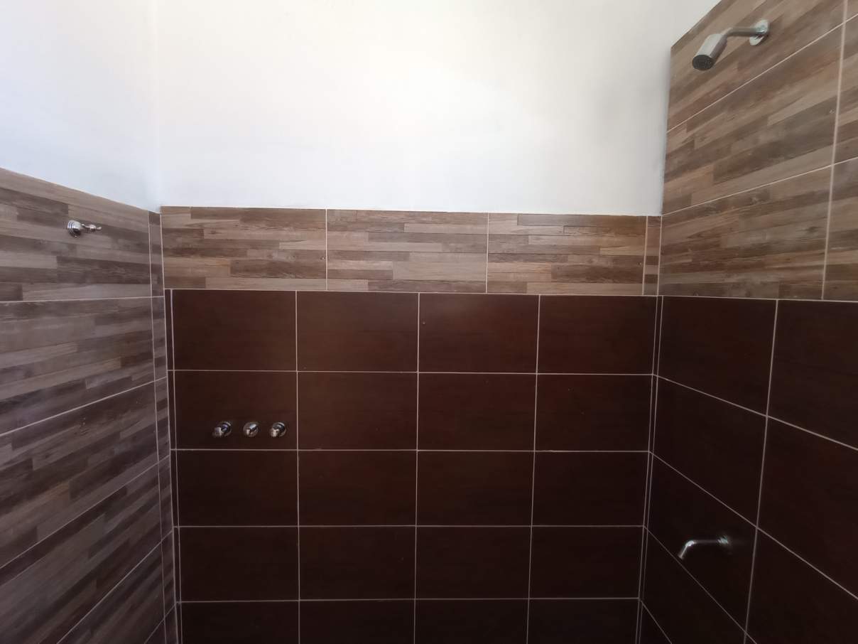 SE VENDE CASA DE TRES DORMITORIOS EN RIO CUARTO, MACRO CENTRO-RIO CUARTO