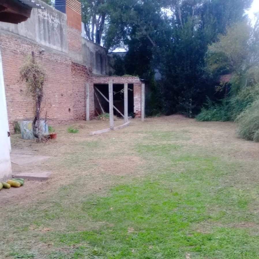 SE VENDE CASA DE TRES DORMITORIOS EN RIO CUARTO, MACRO CENTRO-RIO CUARTO