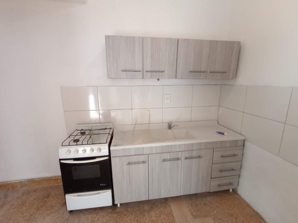 SE VENDE CASA DE TRES DORMITORIOS EN RIO CUARTO, MACRO CENTRO-RIO CUARTO
