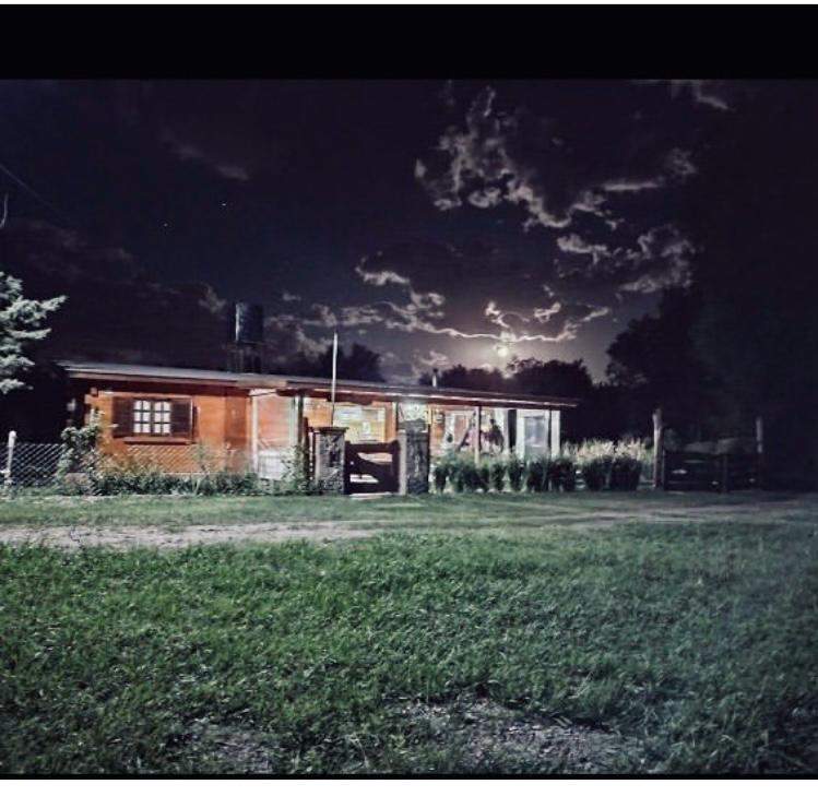 CABAÑA  DE 3 AMB CON PILETA  EN SANTA MÓNICA-CALAMUCHITA