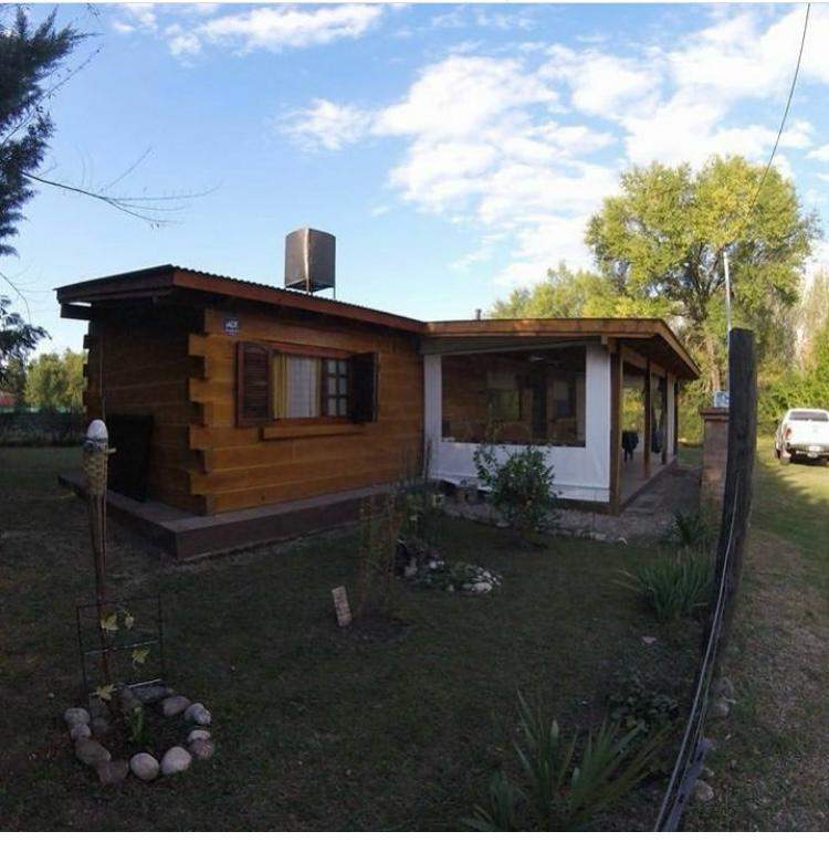 CABAÑA  DE 3 AMB CON PILETA  EN SANTA MÓNICA-CALAMUCHITA