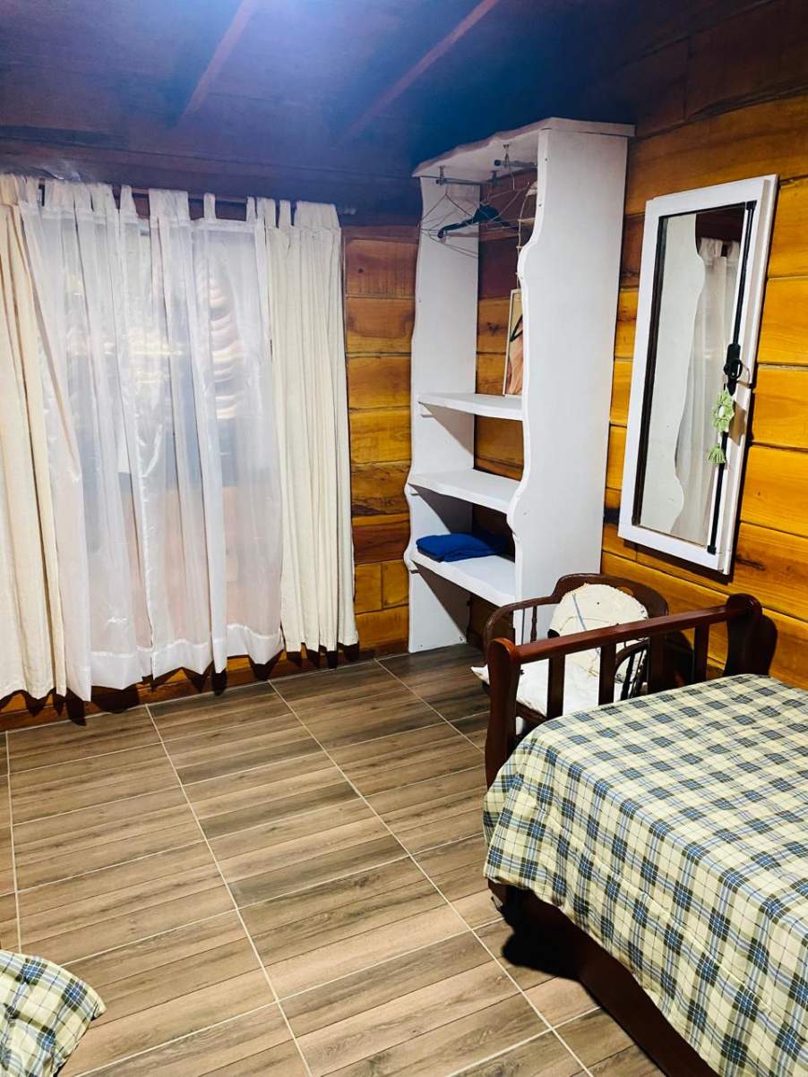 CABAÑA  DE 3 AMB CON PILETA  EN SANTA MÓNICA-CALAMUCHITA