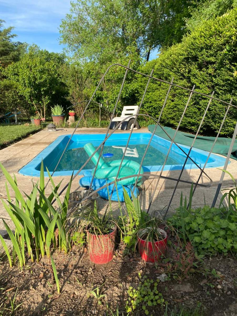 CABAÑA  DE 3 AMB CON PILETA  EN SANTA MÓNICA-CALAMUCHITA