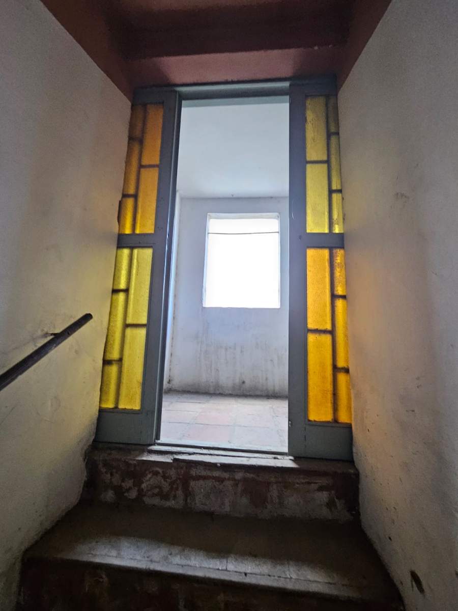 Local sobre Av Colon 250 m2