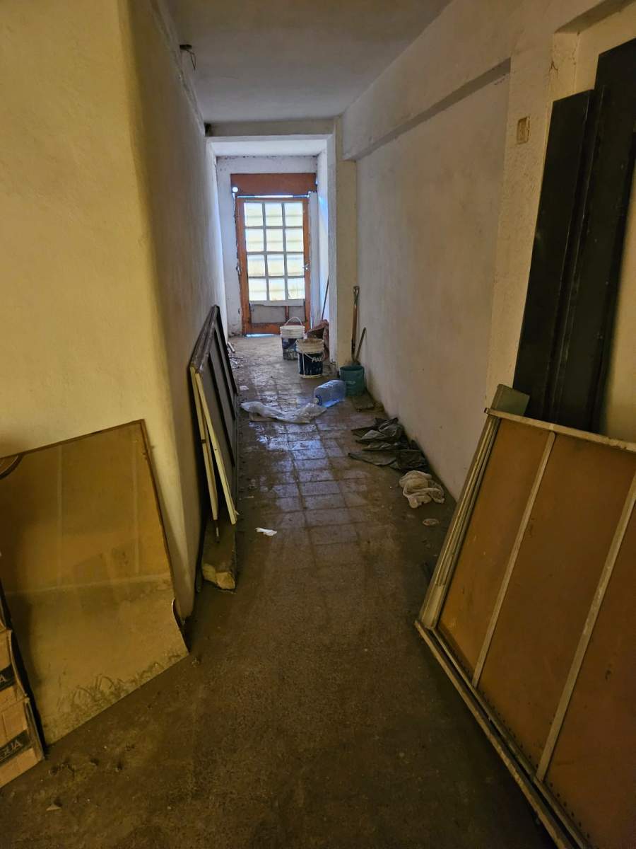 Local sobre Av Colon 250 m2