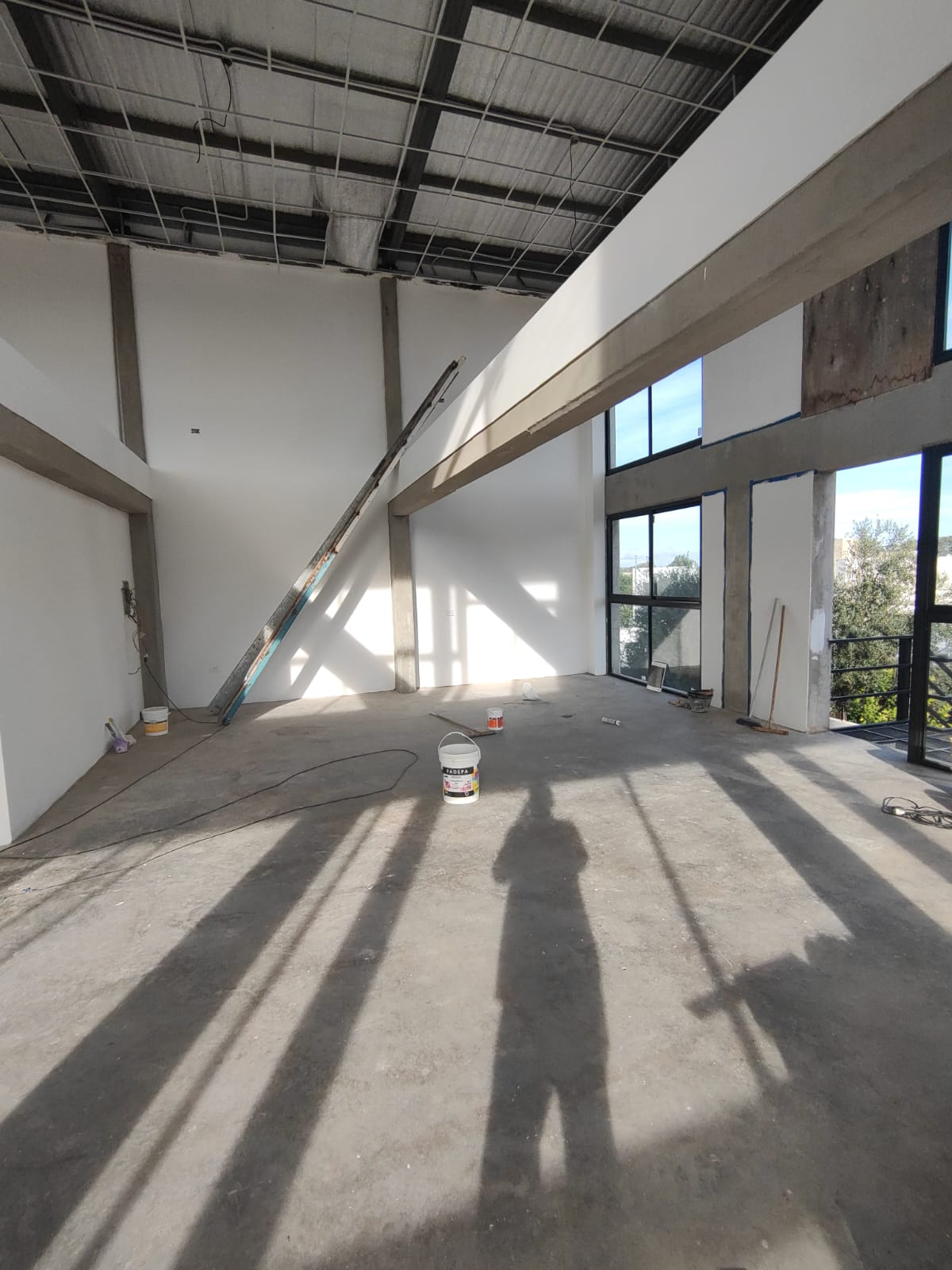 ALQUILER LOCAL COMERCIAL VALLE ESCONDIDO
