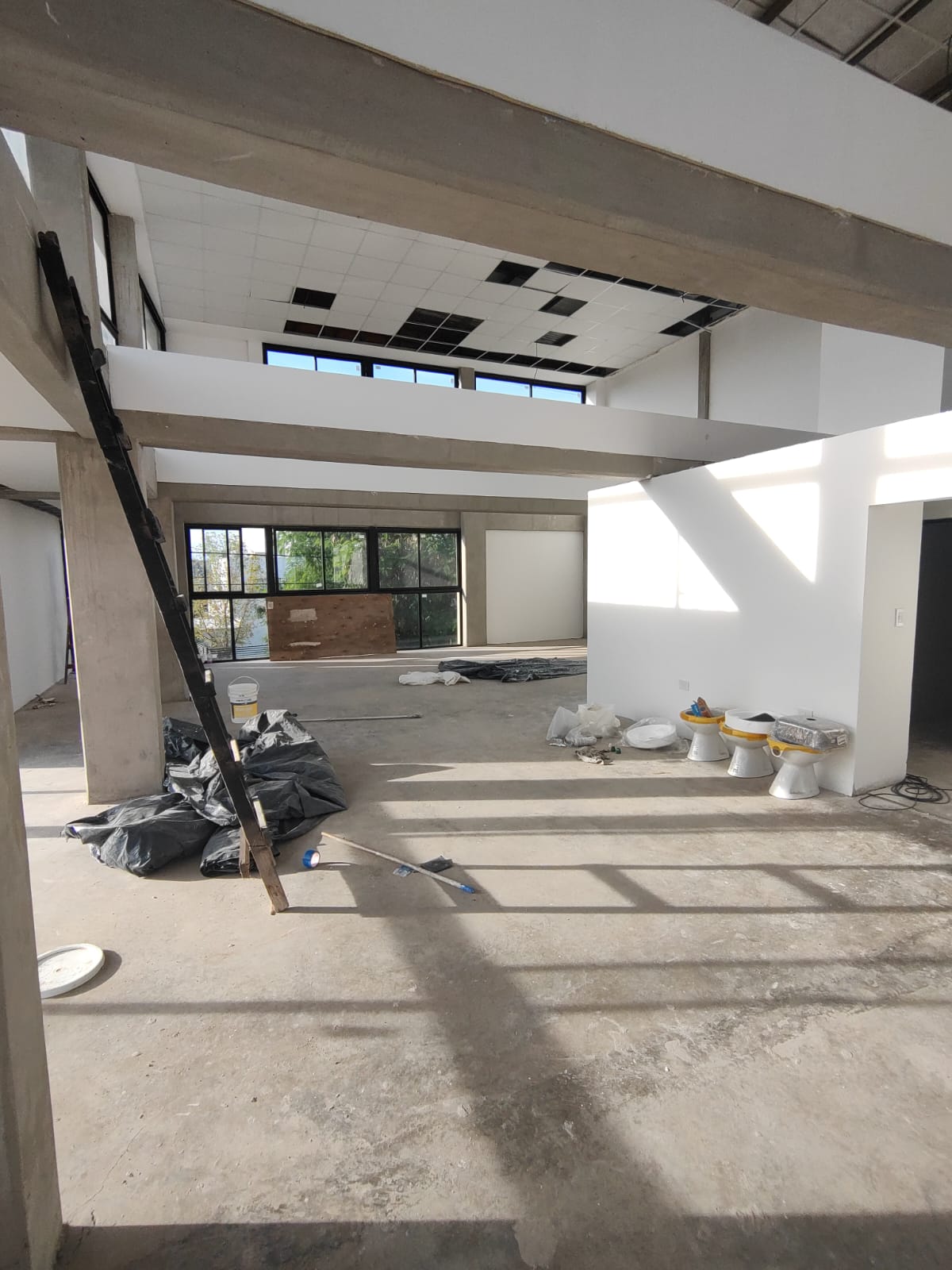 ALQUILER LOCAL COMERCIAL VALLE ESCONDIDO