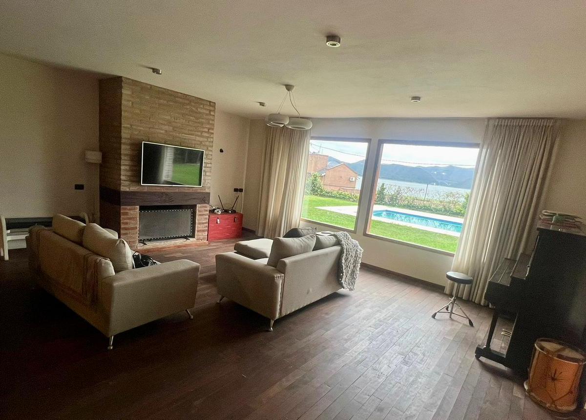 ALQUILER TEMPORARIO CASA 3 DORMITORIOS EN VILLA LAGO AZUL  CARLOS PAZ TANTI