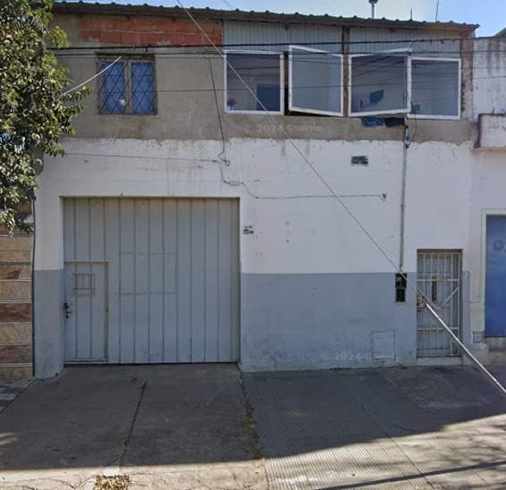 Galpón con departamento planta alta. Alta Córdoba