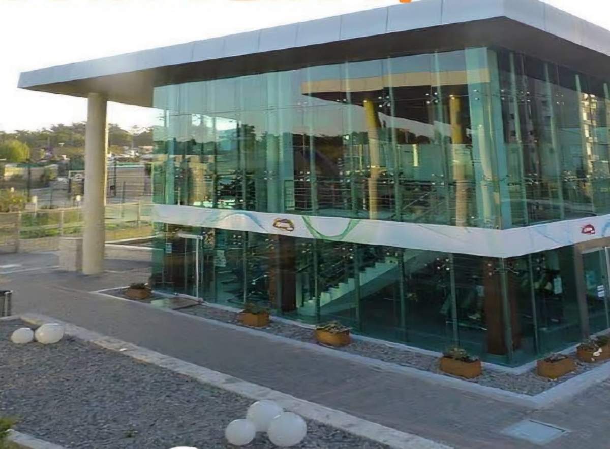 Se ALQUILA Local Comercial apto Oficinas Corporativas