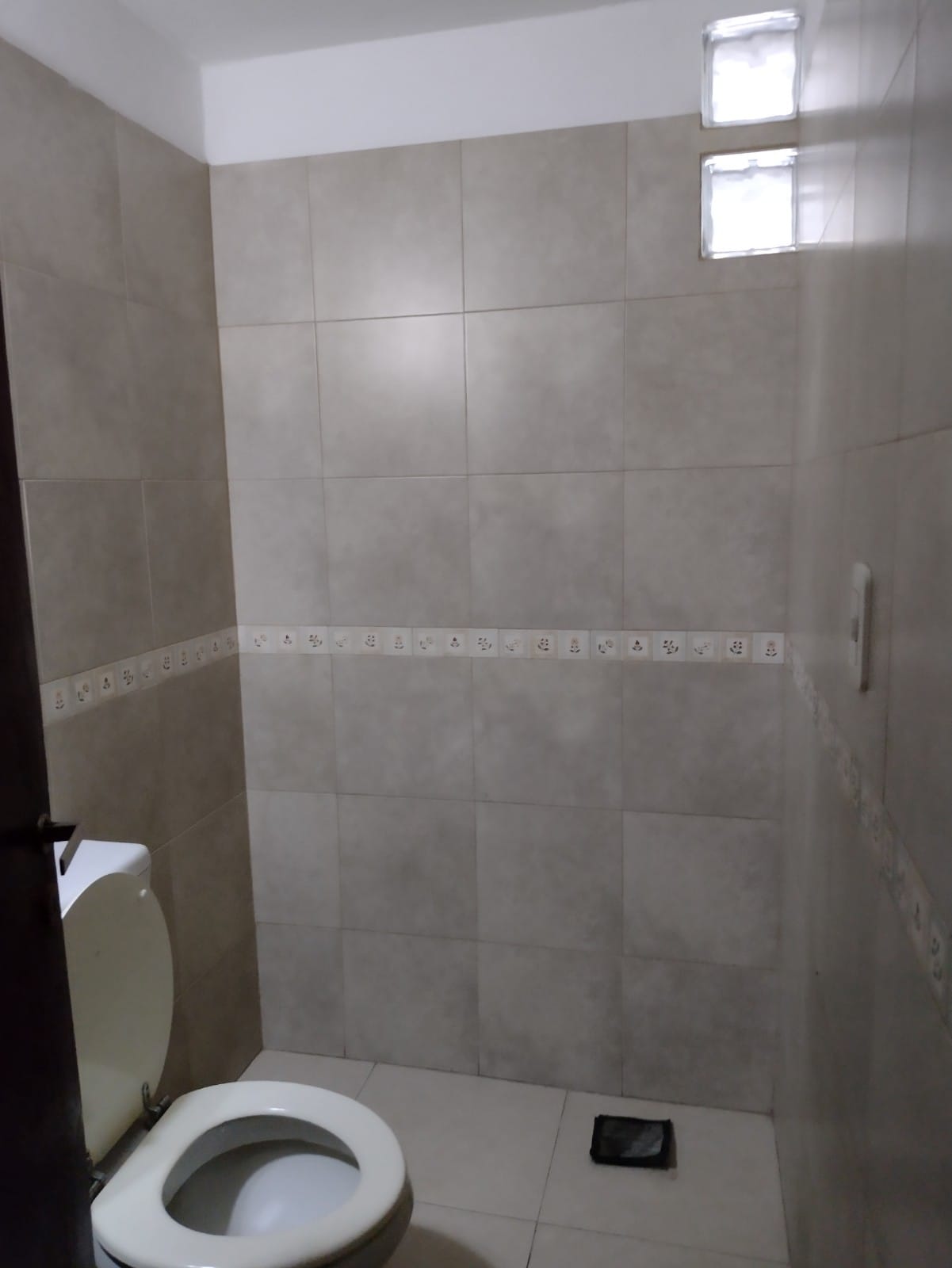 Alquiler  Tablada Park 4 dormitorios 3 baños pielta mas oficina local al frente