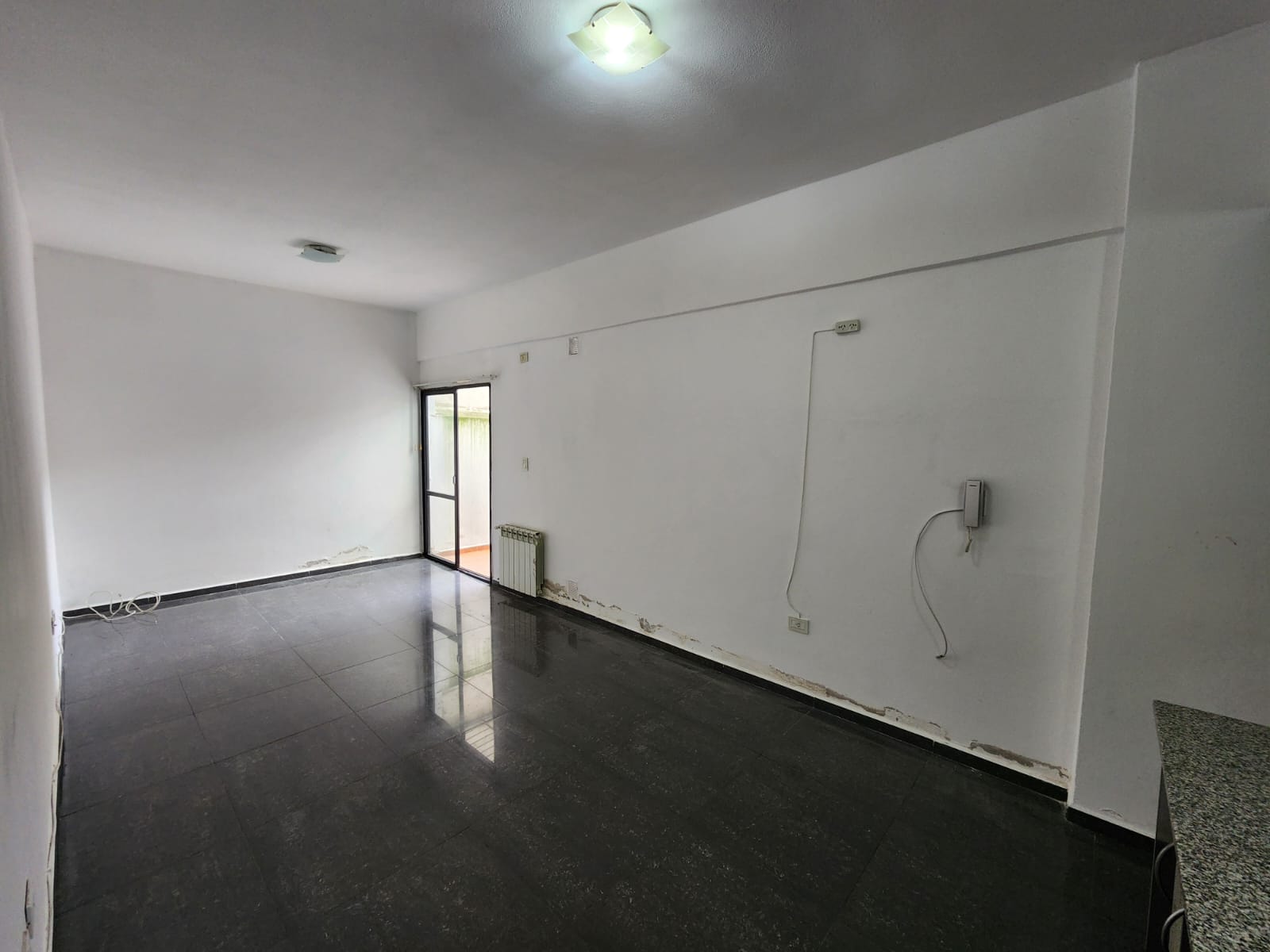 Departamento monoambiente venta, cochera, pileta. Av Principal, Villa Carlos Paz.