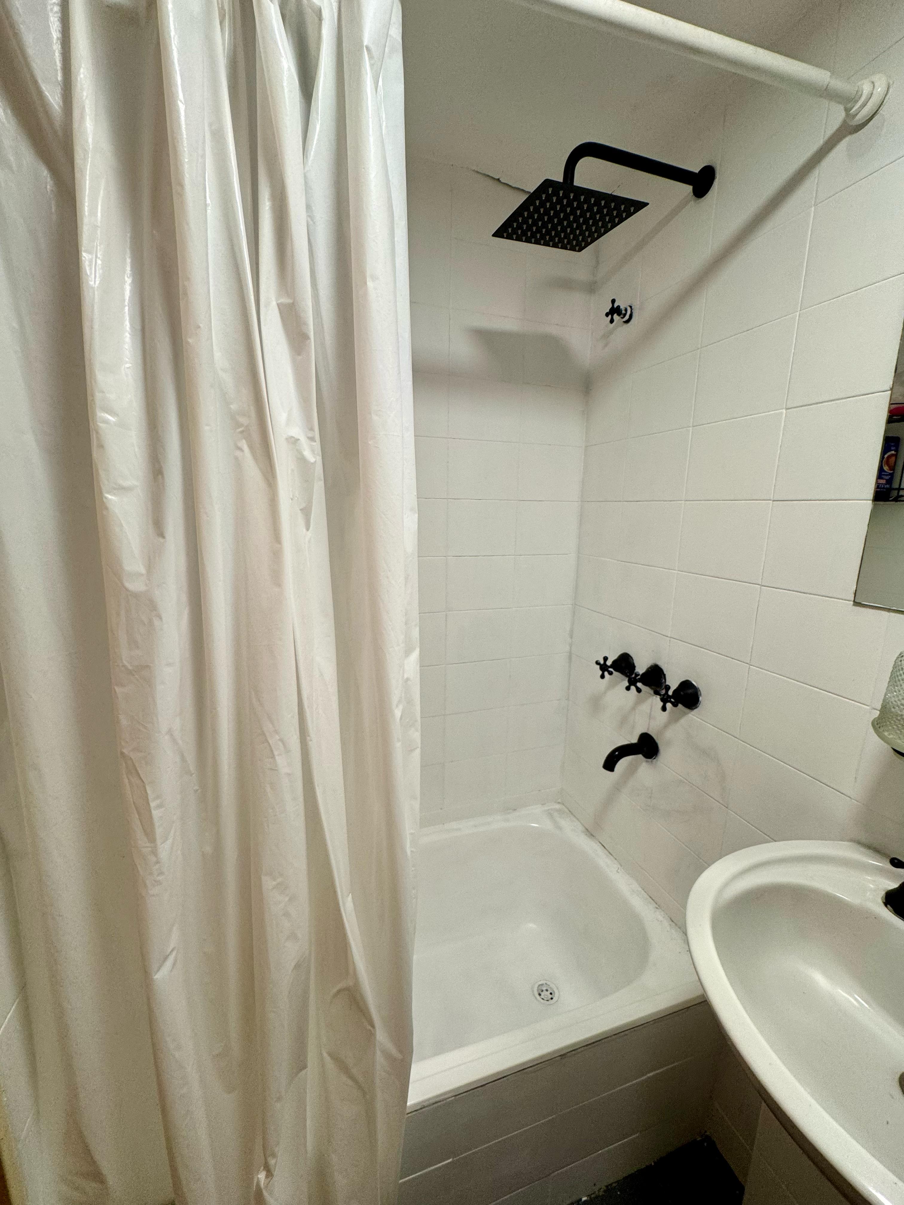DEPARTAMENTO EN VENTA ENINDEPENDENCIA 273 A UNA CUADRA DE Bv. Illia y de Velez Sarsfield (PATIO OLMOS)
