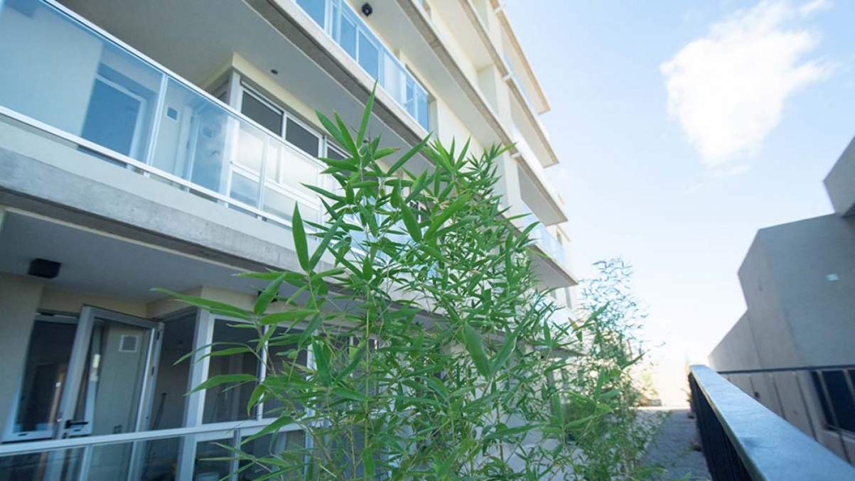 Vendó departamento dos dormitorios en housing del boulevard (docta urbanización inteligente)