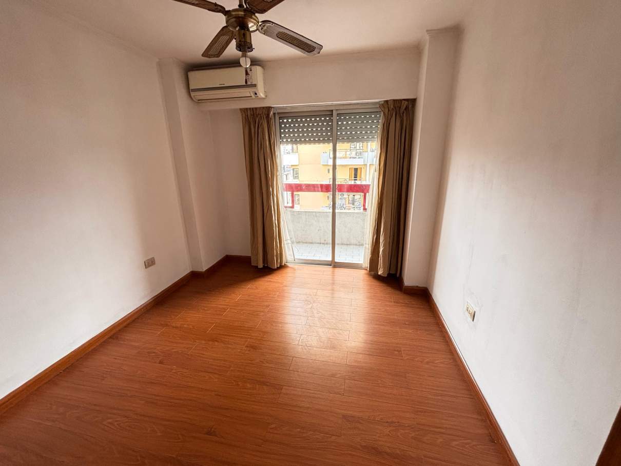 Vendo un dormitorio General Paz al 400