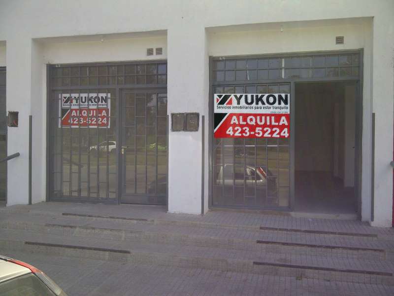 LOCAL COMERCIAL EN B DON BOSCO, SOBRE PAGLIERE AL 7004