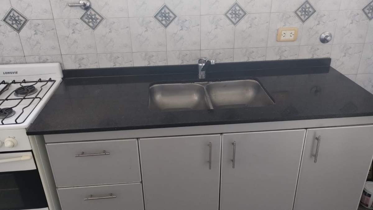 Vendo depto 3 dorm, cplacard y balcón. B Alta Cordoba.