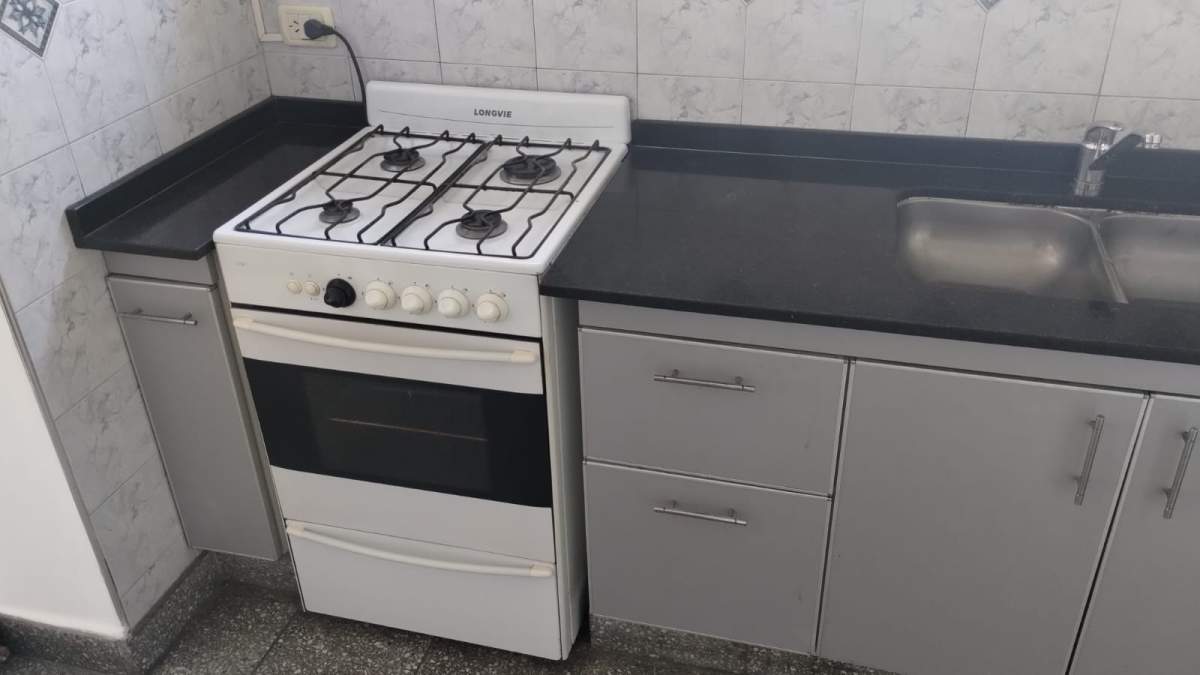 Vendo depto 3 dorm, cplacard y balcón. B Alta Cordoba.
