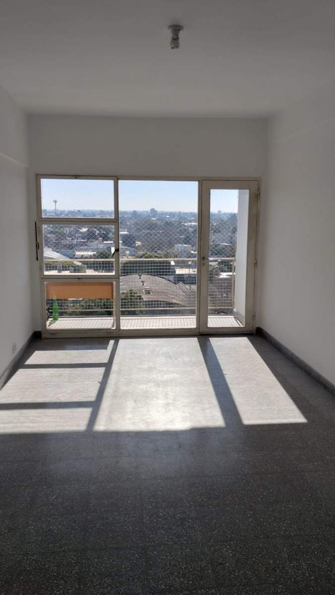 Vendo depto 3 dorm, cplacard y balcón. B Alta Cordoba.