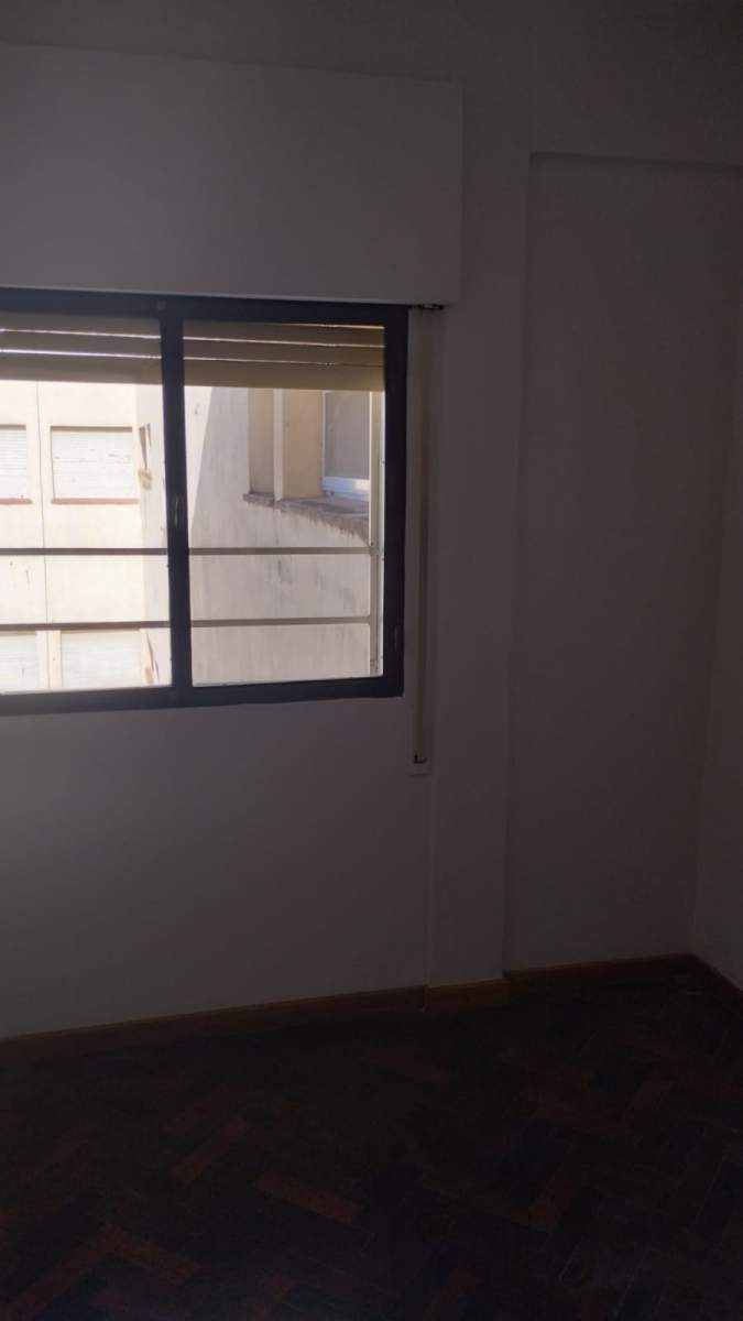 Vendo depto 3 dorm, cplacard y balcón. B Alta Cordoba.