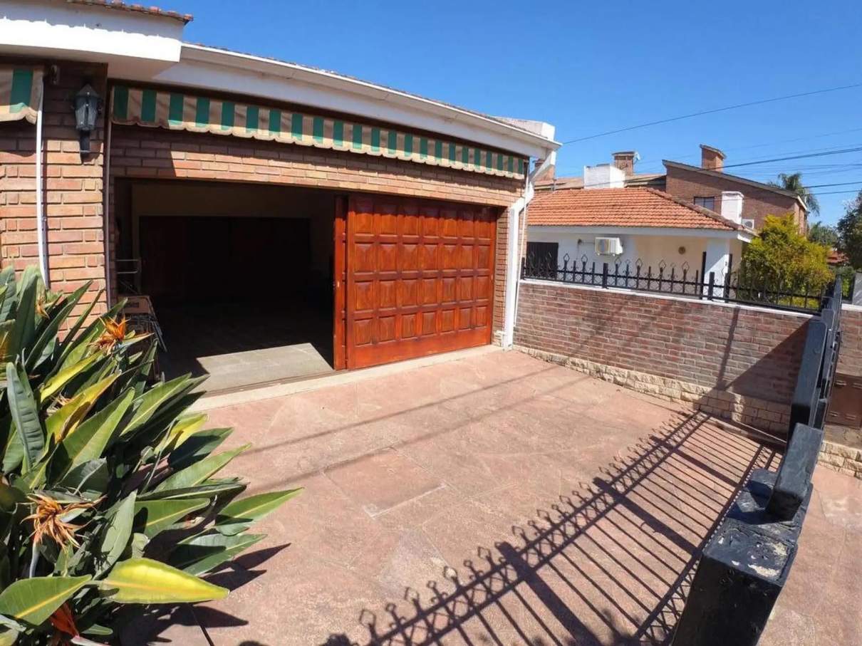 Se Vende Casa 5 Dormitorios Zona Norte Cerro de las rosas