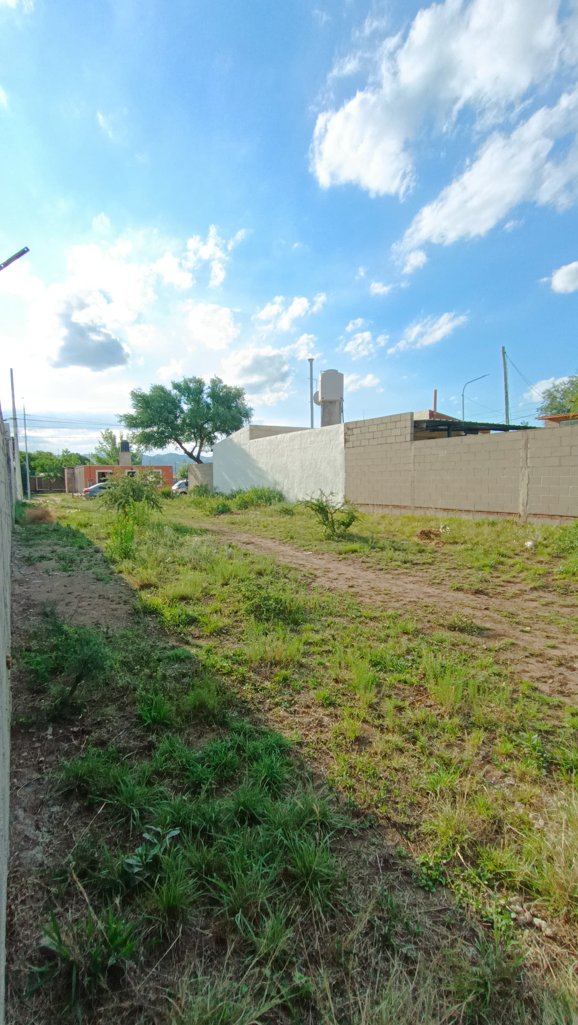 SE VENDE TERRENO ALTA GRACIA A METROS DE AV HIpolito Yrigoye