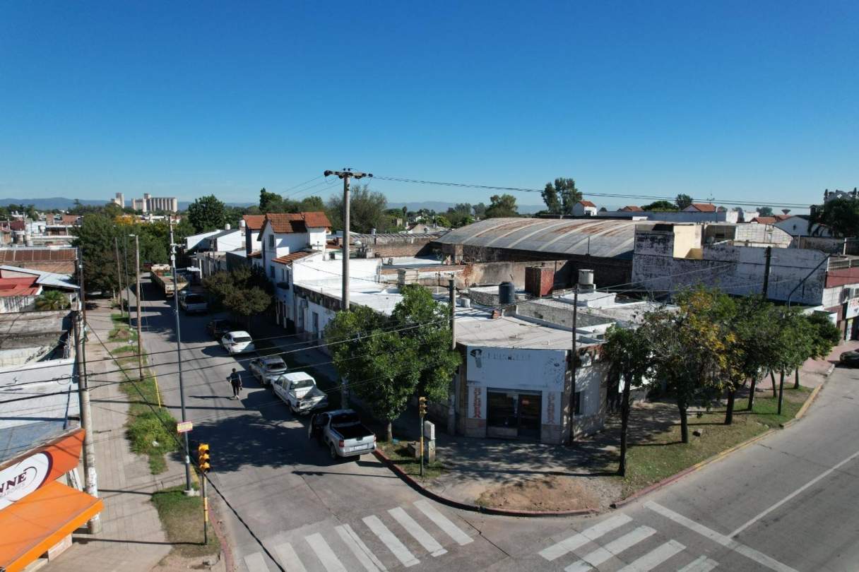 Se vende lote para demoler Z G3 PB 3 PISOS